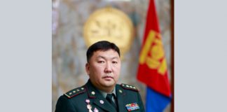 ЯАМНЫ ТӨРИЙН НАРИЙН БИЧГИЙН ДАРГААР ХУРАНДАА Д.ГАНХУЯГИЙГ ЖИНХЭЛЛЭЭ
