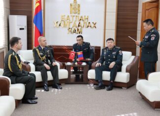 БНТУ-ын Батлан хамгаалахын атташе хурандаа Тамир Акканыг “Олон улсын цэргийн хамтын ажиллагааны төлөө” тэмдгээр шагналаа