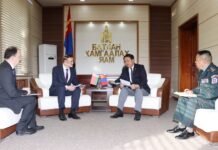 БҮГД НАЙРАМДАХ БЕЛАРУСЬ УЛСЫН ЭЛЧИН САЙД С.В.ЧЕПУРНОЙГ ХҮЛЭЭН АВЧ УУЛЗАВ