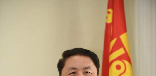 Батлан хамгаалах салбарын гурван хуулийн төслийг өргөн мэдүүллээ