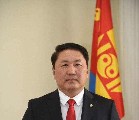 Батлан хамгаалах салбарын гурван хуулийн төслийг өргөн мэдүүллээ