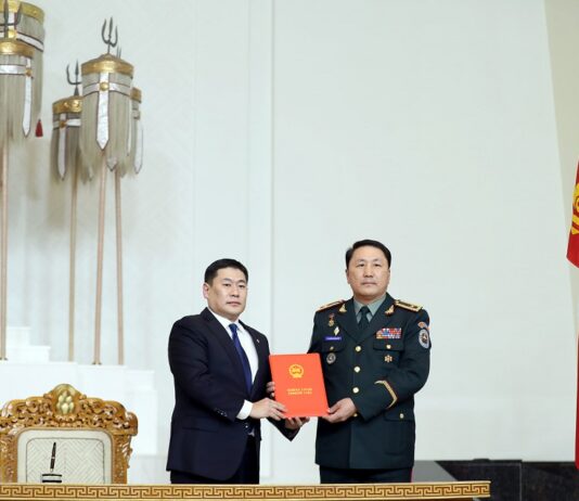 БАТЛАН ХАМГААЛАХЫН САЙД Г.САЙХАНБАЯРТ ТӨРИЙН ТАМГЫГ ГАРДУУЛЛАА