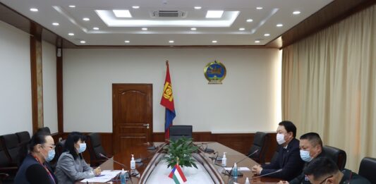 Батлан хамгаалахын сайд Г.Сайханбаяр Унгар улсын элчин сайдыг хүлээн авч уулзав