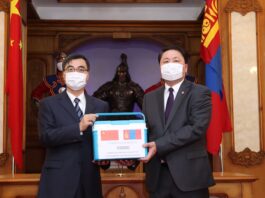 БАТЛАН ХАМГААЛАХ ЯАМ КОРОНАВИРУС ЭСЭРГҮҮЦЭХ ВАКЦИН ХҮЛЭЭН АВЛАА