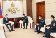 ЭЛЧИН САЙДЫН ЯАМНЫ ДЭД ТЭРГҮҮНИЙГ ХҮЛЭЭН АВЧ УУЛЗЛАА