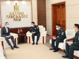 ЭЛЧИН САЙДЫН ЯАМНЫ ДЭД ТЭРГҮҮНИЙГ ХҮЛЭЭН АВЧ УУЛЗЛАА