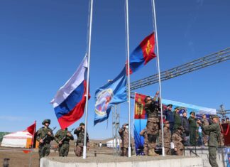 ДАЙЧИН НӨХӨРЛӨЛӨӨ БАТАТГАСАН 1600 АЛБА ХААГЧ ХАМТАРСАН ХЭЭРИЙН СУРГУУЛЬД ОРОЛЦОЖ БАЙНА