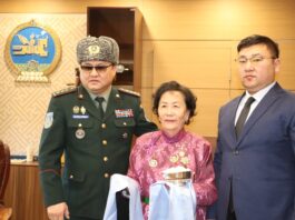 “БӨРТЭ”-ИЙН ХАМТ ОЛОН УДААХ ГАВЬЯАТАА ХҮЛЭЭН АВЧ ХҮНДЭТГЭЛ ҮЗҮҮЛЭВ