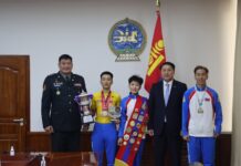 АМЖИЛТ ГАРГАСАН ТАМИРЧДЫГ ХҮЛЭЭН АВЧ ХҮНДЭТГЭЛ ҮЗҮҮЛЛЭЭ