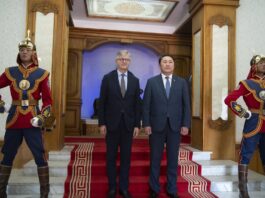 НҮБ-ЫН ЕРӨНХИЙ НАРИЙН БИЧГИЙН ДАРГЫН ЭНХИЙН АЖИЛЛАГАА ХАРИУЦСАН ОРЛОГЧ ЖИАН ПЬЕР ЛАКРУАГ ХҮЛЭЭН АВЧ УУЛЗАВ