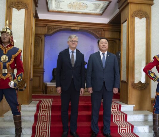 НҮБ-ЫН ЕРӨНХИЙ НАРИЙН БИЧГИЙН ДАРГЫН ЭНХИЙН АЖИЛЛАГАА ХАРИУЦСАН ОРЛОГЧ ЖИАН ПЬЕР ЛАКРУАГ ХҮЛЭЭН АВЧ УУЛЗАВ