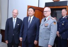 БАТЛАН ХАМГААЛАХЫН САЙД Г.САЙХАНБАЯР ХБНГУ-ЫН ЗЭВСЭГТ ХҮЧНИЙ ЖАНЖИН ШТАБЫН ДАРГА ГЕНЕРАЛ Э.ЦОРНЫГ ХҮЛЭЭН АВЧ УУЛЗЛАА