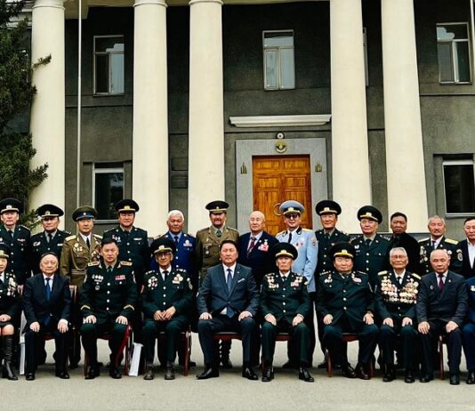 СОЁЛ ХҮМҮҮЖЛИЙН АХМАД АЖИЛТНУУДЫГ ХҮЛЭЭН АВЧ УУЛЗАВ