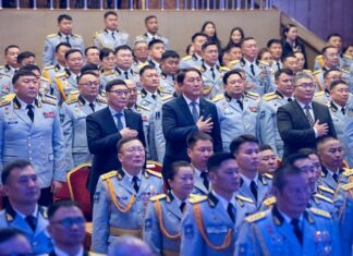 МОНГОЛ УЛСЫН ЗЭВСЭГТ ХҮЧИН ХОЁР ДАХЬ ЗУУНЫХАА ТҮҮХИЙГ БИЧИЖ БАЙНА