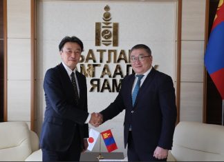 БАТЛАН ХАМГААЛАХЫН ДЭД САЙД Б.БАЯРМАГНАЙ ЯПОН УЛСЫН БАТЛАН ХАМГААЛАХ ЯАМНЫ ТӨЛӨӨЛӨГЧДИЙГ ХҮЛЭЭН АВЧ УУЛЗАВ