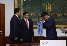 МОНГОЛ УЛСЫН ИХ ХУРЛЫН ГИШҮҮН, ЗАСГИЙН ГАЗРЫН ГИШҮҮН, БАТЛАН ХАМГААЛАХЫН САЙД С.БЯМБАЦОГТ ҮҮРЭГТ АЖЛАА ХҮЛЭЭН АВЛАА