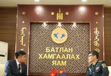 БҮГД НАЙРАМДАХ СОЦИАЛИСТ ВЬЕТНАМ УЛСЫН ЗЭВСЭГТ ХҮЧНИЙ ТӨЛӨӨЛӨГЧДИЙГ ХҮЛЭЭН АВЧ УУЛЗАВ