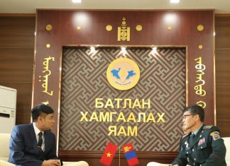 БҮГД НАЙРАМДАХ СОЦИАЛИСТ ВЬЕТНАМ УЛСЫН ЗЭВСЭГТ ХҮЧНИЙ ТӨЛӨӨЛӨГЧДИЙГ ХҮЛЭЭН АВЧ УУЛЗАВ