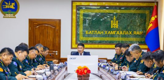 БАТЛАН ХАМГААЛАХЫН САЙД Д.БАТЛУТ: ҮНДЭСНИЙ СӨРӨН ТЭСВЭРЛЭХ ЧАДАВХЫГ БЭХЖҮҮЛЖ, ҮНДЭСНИЙ ДАРХЛААГ БҮХ ТҮВШИНД ТӨЛӨВШҮҮЛЭХ БОДЛОГО БАРЬЖ АЖИЛЛАНА