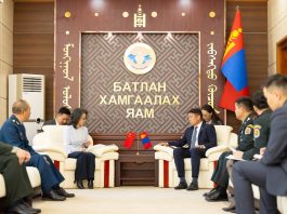 УИХ-ЫН ГИШҮҮН, БАТЛАН ХАМГААЛАХЫН САЙД Д.БАТЛУТ БНХАУ-ААС МОНГОЛ УЛСАД СУУГАА ОНЦ БӨГӨӨД БҮРЭН ЭРХТ ЭЛЧИН САЙД ШЭНЬ МИНЬЖУАНИЙГ ХҮЛЭЭН АВЧ УУЛЗАВ