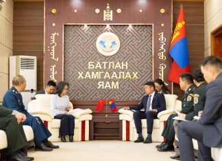 УИХ-ЫН ГИШҮҮН, БАТЛАН ХАМГААЛАХЫН САЙД Д.БАТЛУТ БНХАУ-ААС МОНГОЛ УЛСАД СУУГАА ОНЦ БӨГӨӨД БҮРЭН ЭРХТ ЭЛЧИН САЙД ШЭНЬ МИНЬЖУАНИЙГ ХҮЛЭЭН АВЧ УУЛЗАВ