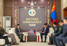 АНУ-ААС МОНГОЛД СУУГАА ЭЛЧИН САЙДЫГ БАТЛАН ХАМГААЛАХЫН САЙД Д.БАТЛУТ ХҮЛЭЭН АВЧ УУЛЗЛАА