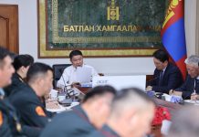 БАТЛАН ХАМГААЛАХ ЯАМ ИРГЭДИЙГ ХҮЛЭЭН АВЧ УУЛЗДАГ ЦАГТАЙ БОЛНО