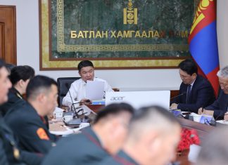 БАТЛАН ХАМГААЛАХ ЯАМ ИРГЭДИЙГ ХҮЛЭЭН АВЧ УУЛЗДАГ ЦАГТАЙ БОЛНО