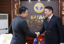 БАТЛАН ХАМГААЛАХЫН САЙД Д.БАТЛУТ АВСТРАЛИЙН ХОЛБООНЫ УЛСЫН ЭЛЧИН САЙДЫГ ХҮЛЭЭН АВЧ УУЛЗЛАА