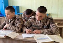 ЗЭВСЭГТ ХҮЧНИЙ 186-Р АНГИЙН ХУГАЦААТ ЦЭРГИЙН АЛБА ХААГЧИД ЗУРГААН МЭРГЭЖЛЭЭР СУРАЛЦАЖ БАЙНА