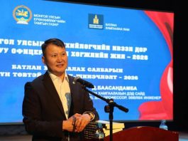 Д.Баасандамба: БҮХНИЙГ ХҮСЭЖ, БҮГДИЙГ ҮГҮЙСГЭДЭГ ХАНДЛАГАА ӨӨРЧИЛЦГӨӨЕ!