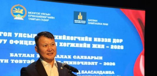 Д.Баасандамба: БҮХНИЙГ ХҮСЭЖ, БҮГДИЙГ ҮГҮЙСГЭДЭГ ХАНДЛАГАА ӨӨРЧИЛЦГӨӨЕ!