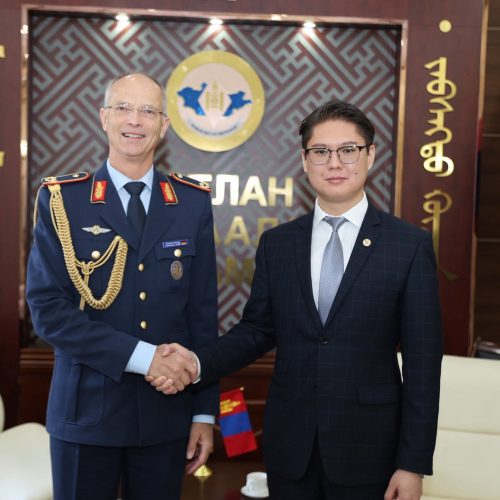 ХБНГУ-ААС МОНГОЛ УЛСАД ХАВСРАН СУУГАА БАТЛАН ХАМГААЛАХЫН АТТАШЕГ ХҮЛЭЭН АВЧ УУЛЗЛАА