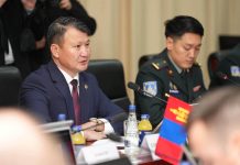 БАТЛАН ХАМГААЛАХЫН ДЭД САЙД Д.БААСАНДАМБА ОХУ-ЫН БАТЛАН ХАМГААЛАХЫН ОРЛОГЧ САЙД В.С.ОСЬМАКОВТАЙ УУЛЗЛАА