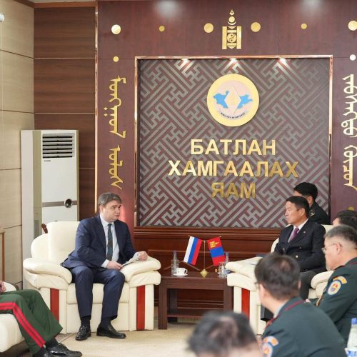 БАТЛАН ХАМГААЛАХЫН САЙД Д.БАТЛУТ ОРОСЫН ХОЛБООНЫ УЛСЫН БАТЛАН ХАМГААЛАХЫН ОРЛОГЧ САЙД В.С.ОСЬМАКОВТАЙ УУЛЗАВ