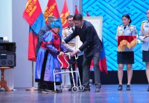ДОРНОД АЙМГИЙН АХМАД ДАЙЧДЫН ГЭР БҮЛ, ҮР ХҮҮХДЭД ЕРӨНХИЙЛӨГЧИЙН ИЛГЭЭЛТИЙГ ХҮРГЭЛЭЭ
